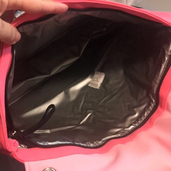 NWT VICTORIA'S SECRET PINK BLACK BEACH COOLER BAG TOTE SHOULDER LUNCH PICNIC - Picture 5 of 7